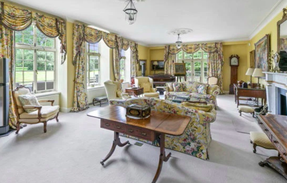 特里网上晒四千万超级豪宅,马场、网球场和室外游泳池,一应俱全