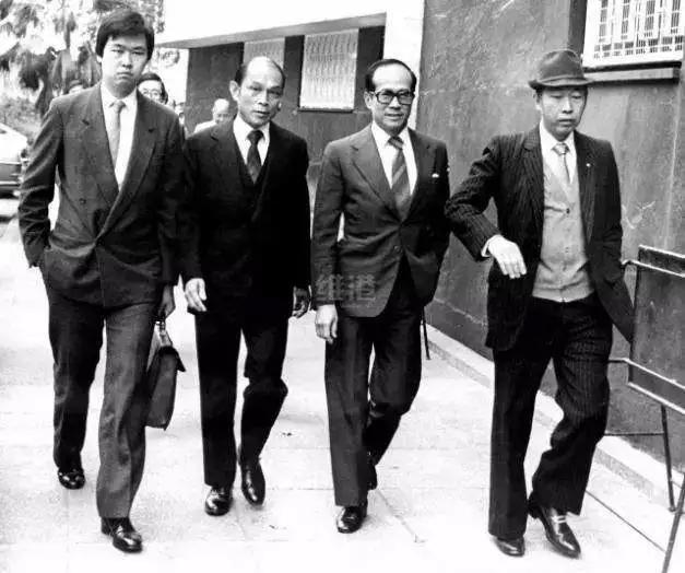 香港豪门最惨原配!生前帮贫穷小子成首富,死后还要被他利用?