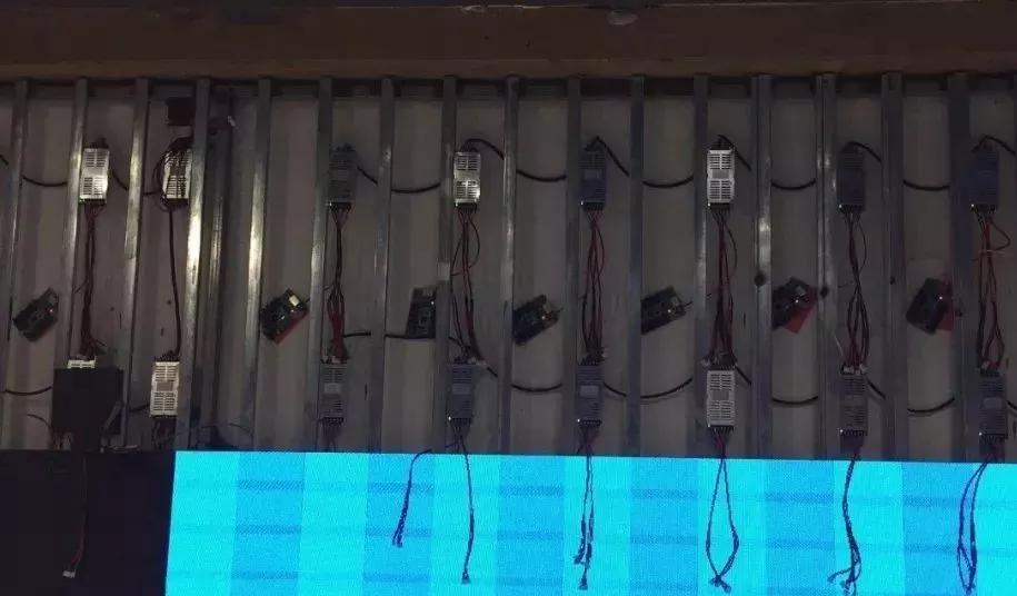 怎么安装led灯视频,室内led显示屏安装