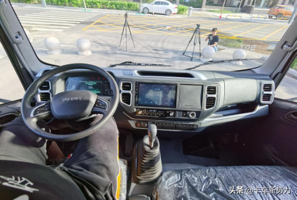 庆铃五十铃M600豪华版,庆铃m600和kv600哪个技术更好