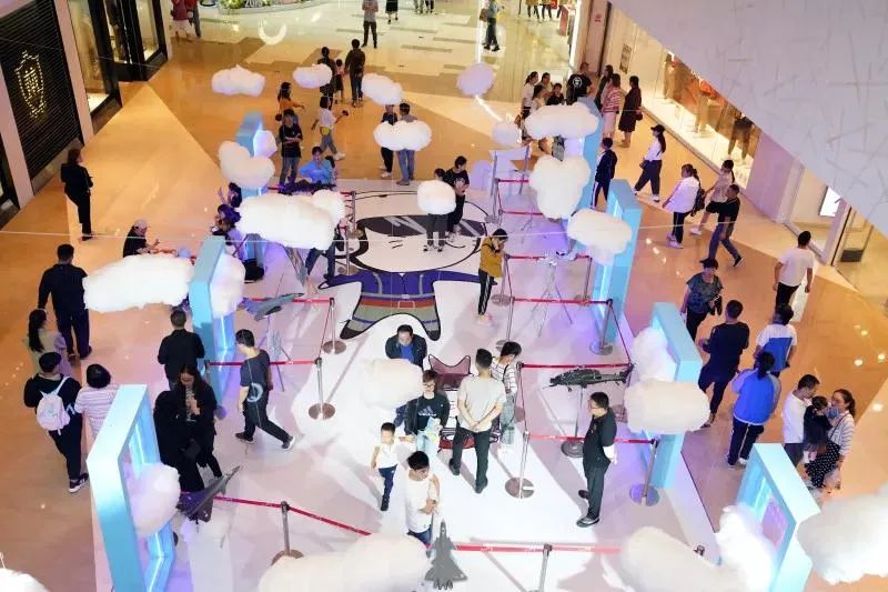 沿着地铁线逛商场，我吹了一天空调~