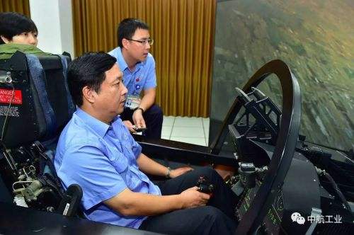 22岁负责攻克世界性难题，让中国战斗机领先世界的杨伟究竟多牛？