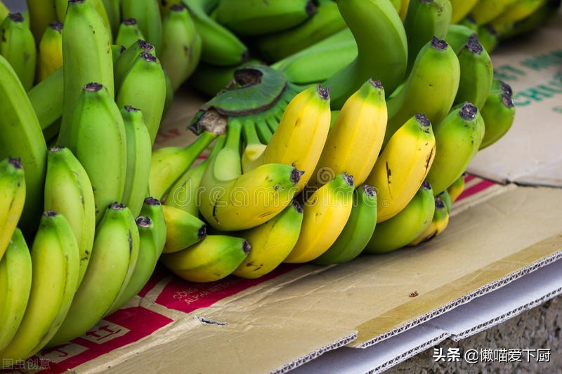 买香蕉选直的还是弯的水果好,买香蕉时挑直的还是弯的老果农
