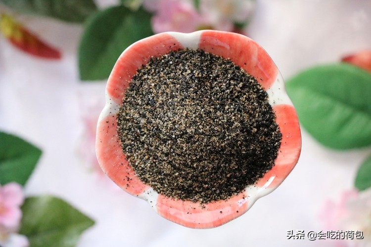 教你黑芝麻养生又简单的吃法,黑芝麻怎么做芝麻丸简单