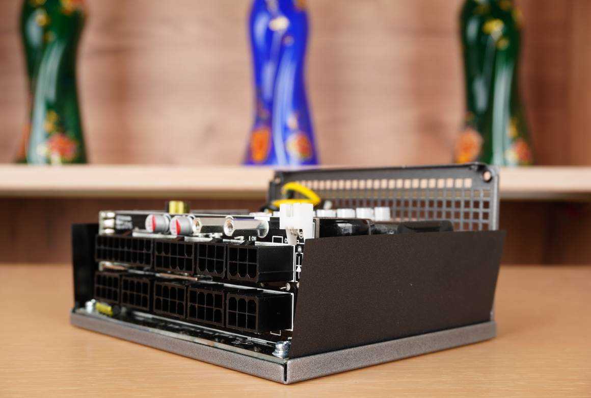 先马趣造最佳搭档，先马金钻650MSFX电源开箱拆解