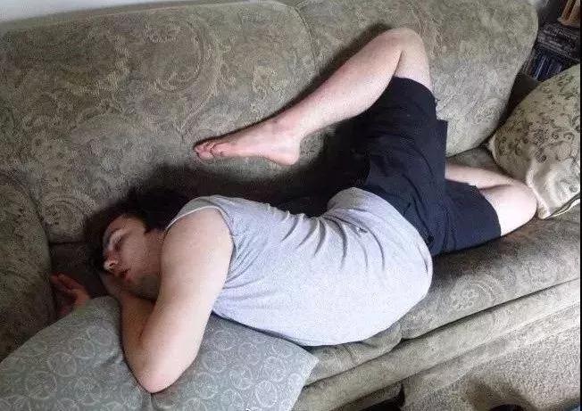 呃！人睡着后，会变冷血动物？睡觉会让大脑缩小20%？