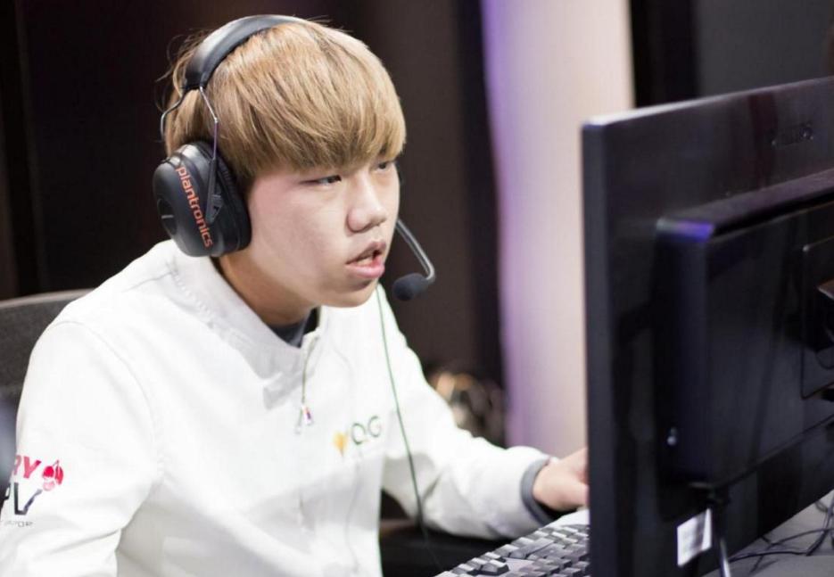 loldoinb被野怪单杀,lol中野恩断义绝搞笑视频