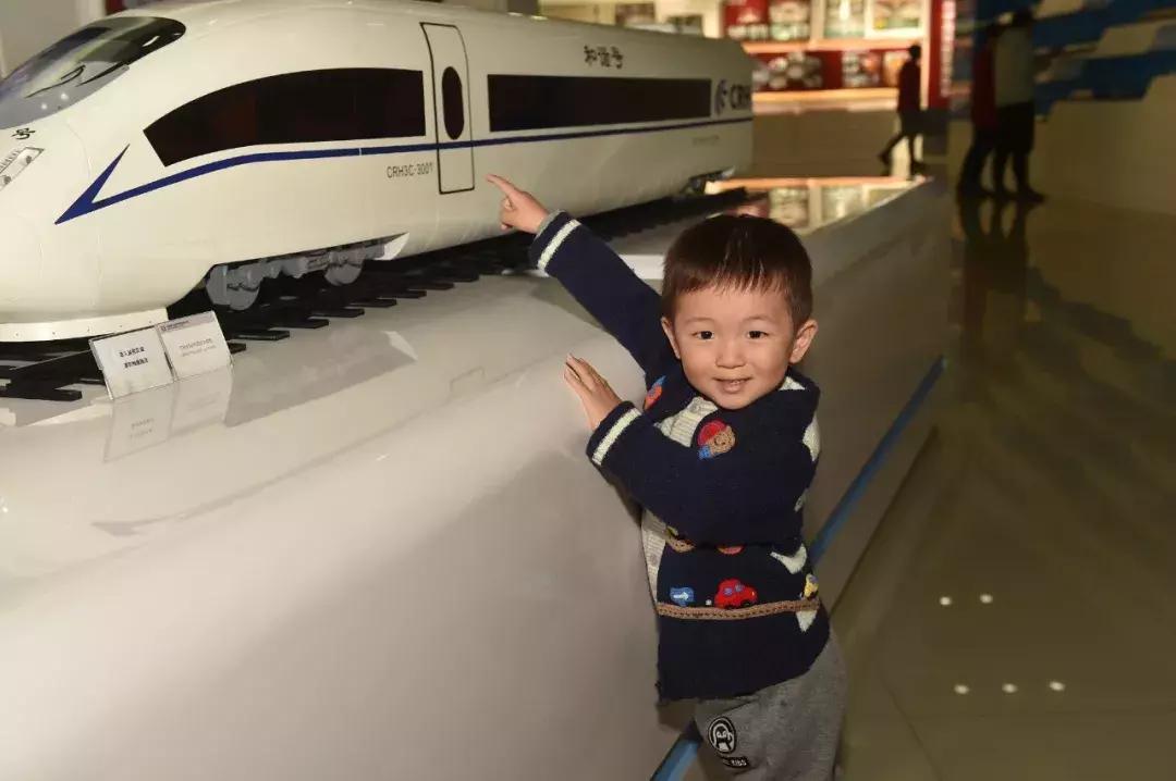 中车唐山公司高铁列车,中车唐山公司第一列高铁