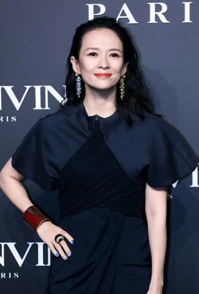 钟嘉欣二胎产子晒宝宝熟睡萌照,钟嘉欣要息影