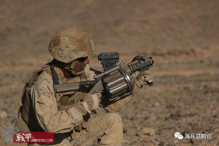 美军m32转轮式榴弹发射,m32榴弹发射器美国