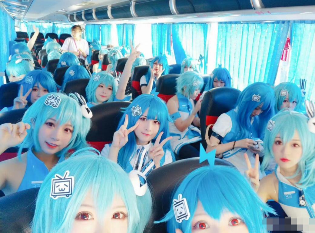 网友质疑B站审核形同虚设,直播“搞颜色”,兽人就不是人了?