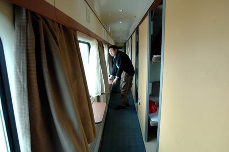 火车三层硬卧,硬卧火车视频