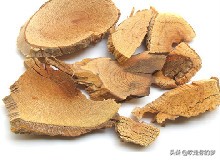 中草药治疗肾功能不全治疗有作用,但不能迷信,要和西医相互结合