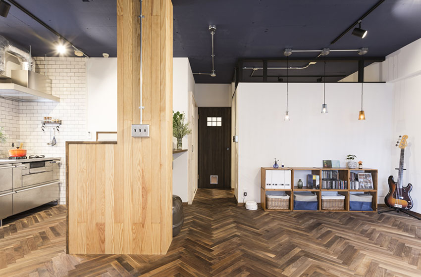 80平木地板客厅装修效果图,复古木地板上墙效果图