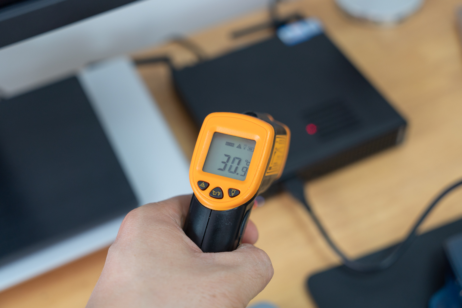 主打烧友极客的企业级超级mini台式机，极夜T80M测评！