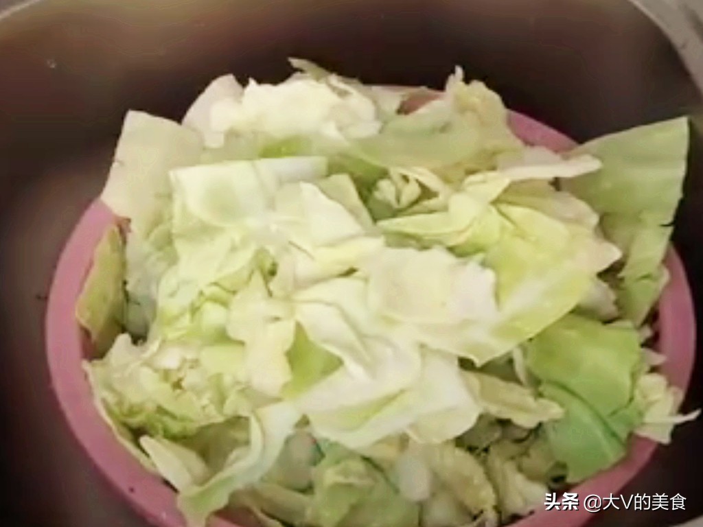 炒包菜不变色的妙招,炒包菜不熟怎么办