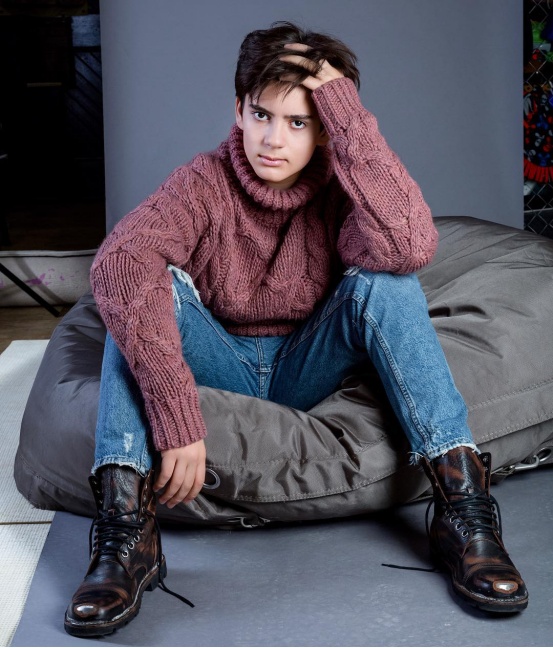 14岁成为英国最小CEO，客户覆盖全球，他的颜值和衣品还不输模特