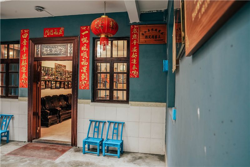 贵州除了千户苗寨还有其他玩的吗,贵州千户苗寨外的古镇