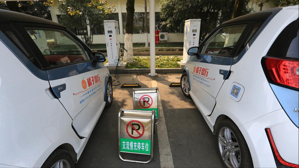 邻居乱停车那个男的是谁,邻居乱停车下次看你还敢不敢乱停