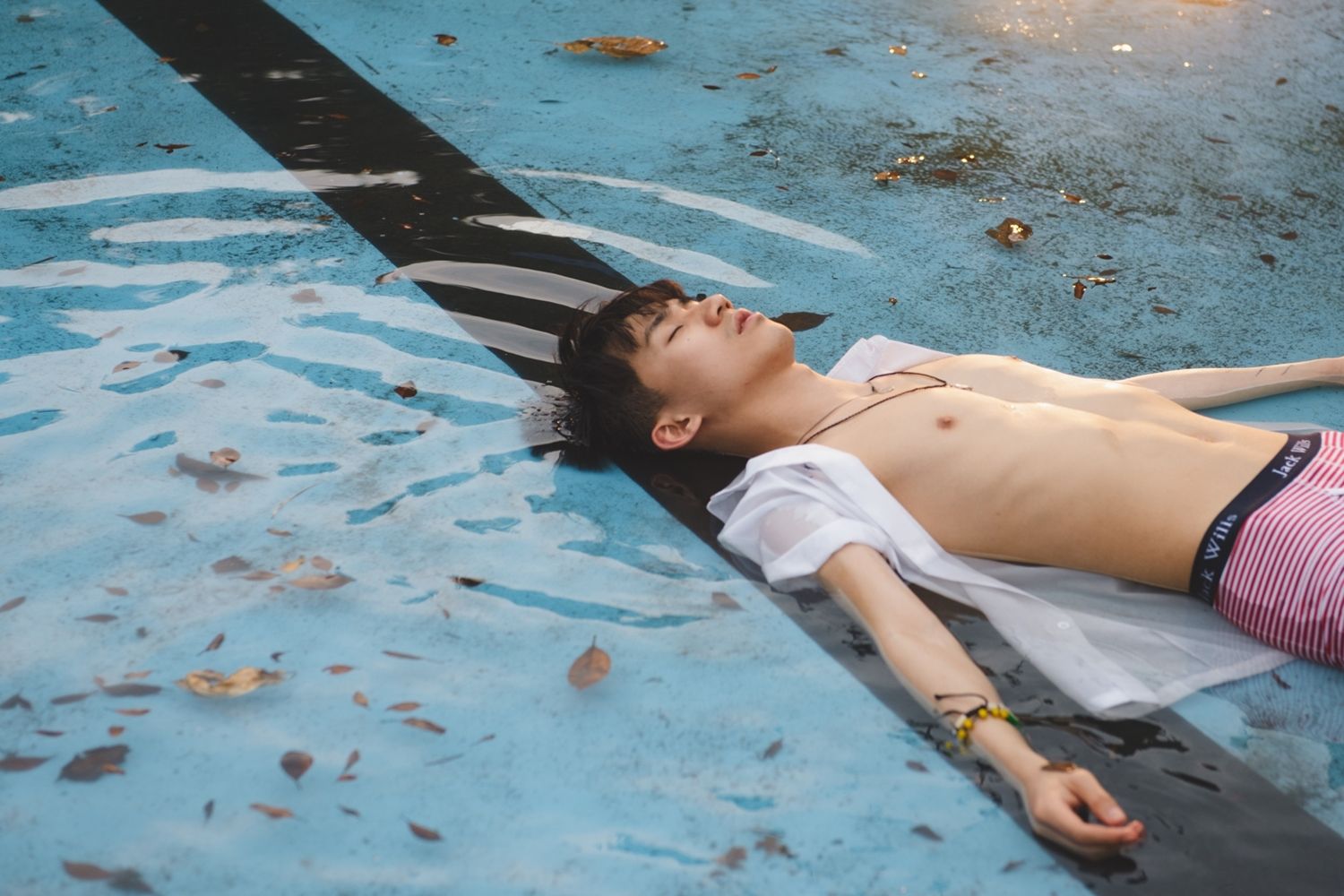 《*处破**》影评：一部象征意涵大于情节意义的公路电影