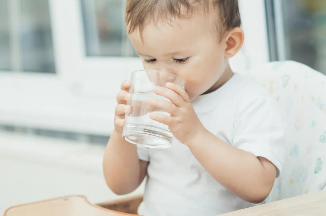 小宝拉便便带红血丝,小宝拉绿便带粘液