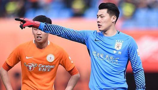 王大雷十年爱情路，婚礼现场给妻子献歌，如此疼爱一对儿女