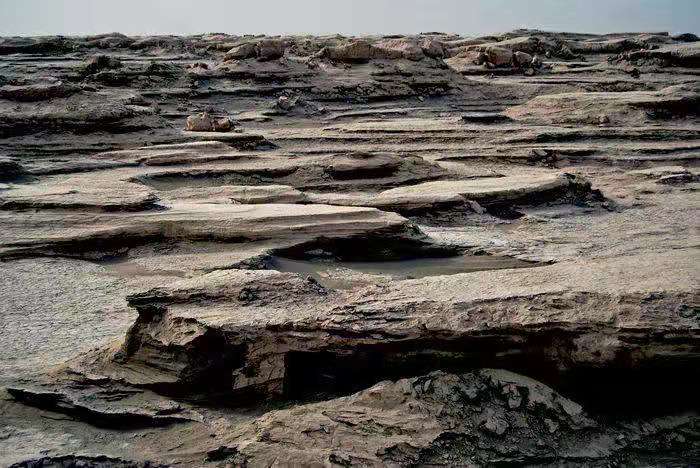 为什么罗布泊的水一夜之间干涸了,楼兰古城消失和罗布泊干涸的原因