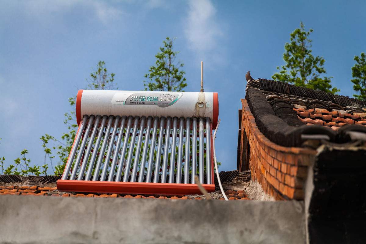 南方太阳能和空气能热水器哪个好,太阳能太空能空气能热水器哪个好