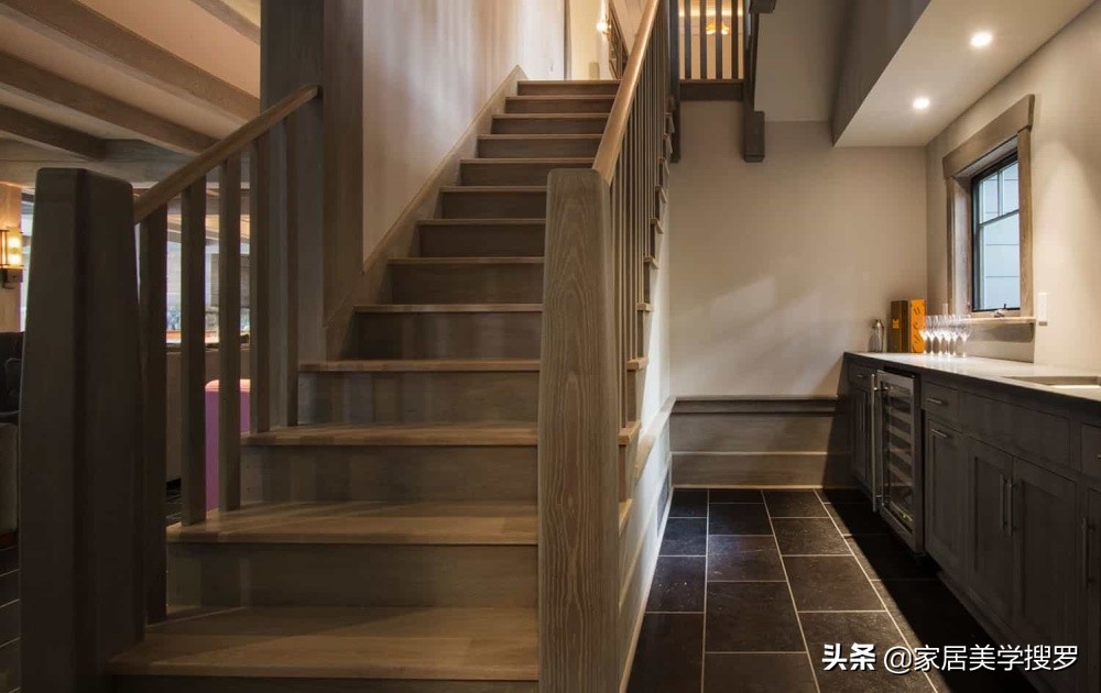 红橡木楼梯别墅,橡木楼梯踏步别墅