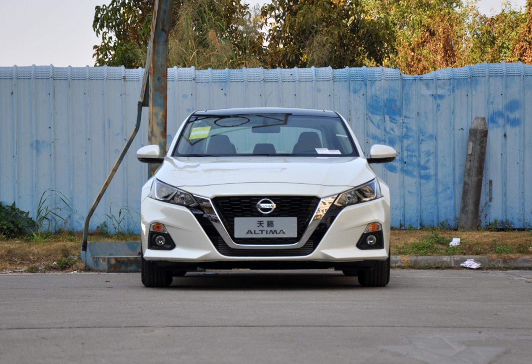 日产卖出“白菜价”，天籁跌至12万，30天狂甩10810台