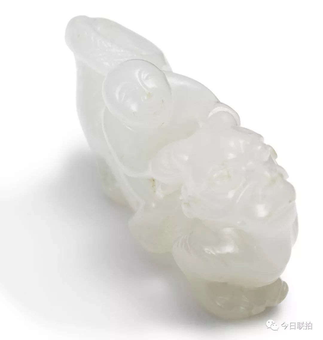 一只白玉小熊卖了670万，人家靠的是颜值！