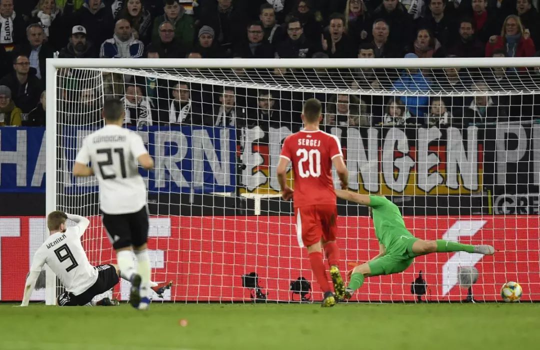 球场恶汉被罚打,球场上的恶汉