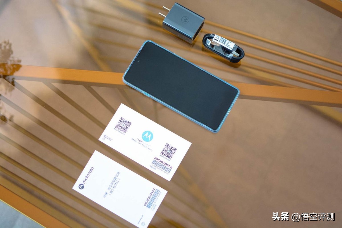 摩托罗拉edge轻奢版高通,摩托罗拉edges5g版屏幕