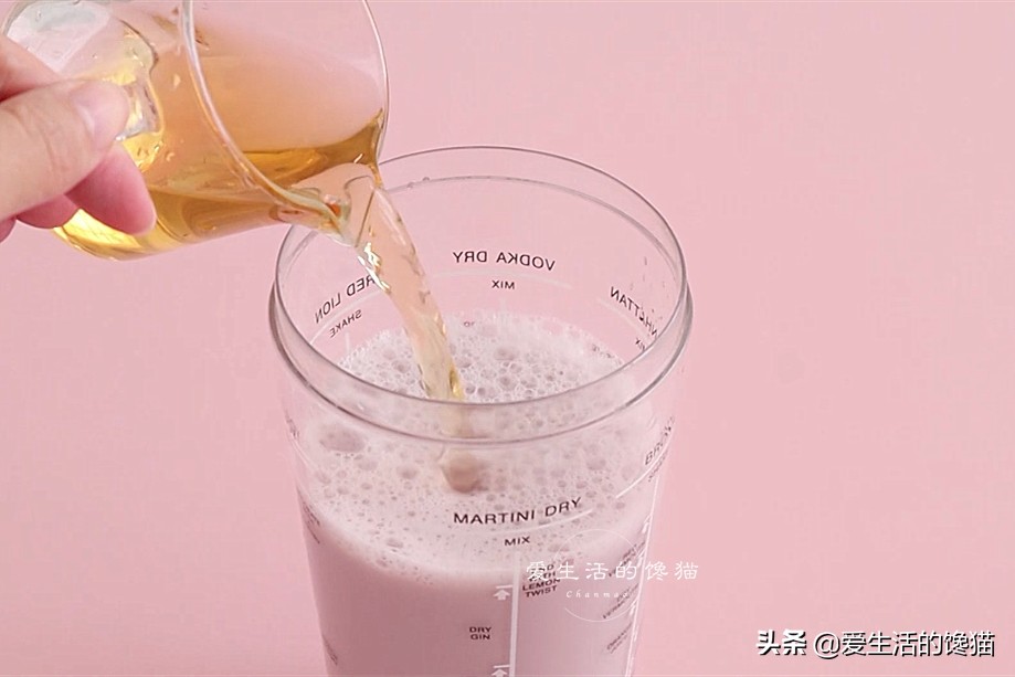 奶茶自己做不用茶叶,奶茶不用锅做怎么做