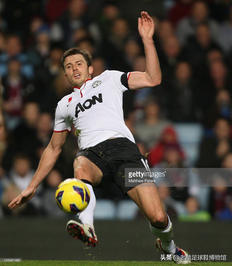 曾经风靡98世界杯的彩色pumaking,如今低调变身成贝莱林小黑鞋