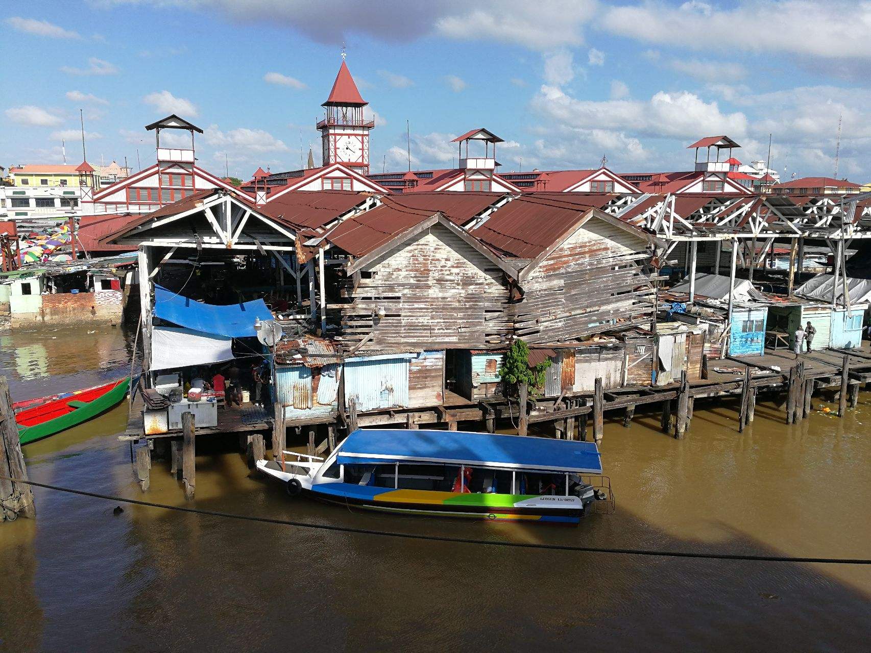 圭亚那:最令人绝望的国家,首任总统是华人,自杀率全球第一?