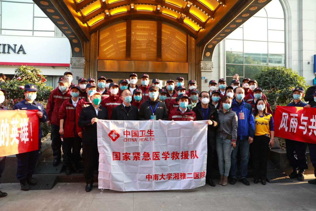 你有多美这首歌怎么唱,义无反顾地来依依不舍地走的句子