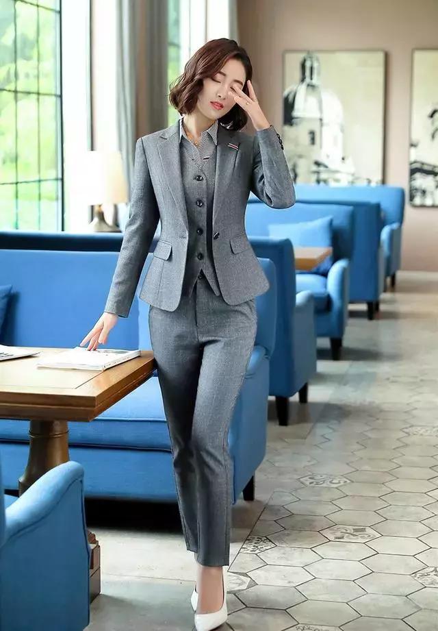 西装牛仔裤秋季最时尚大气穿搭,薄西装牛仔裤早秋时髦的极简套路