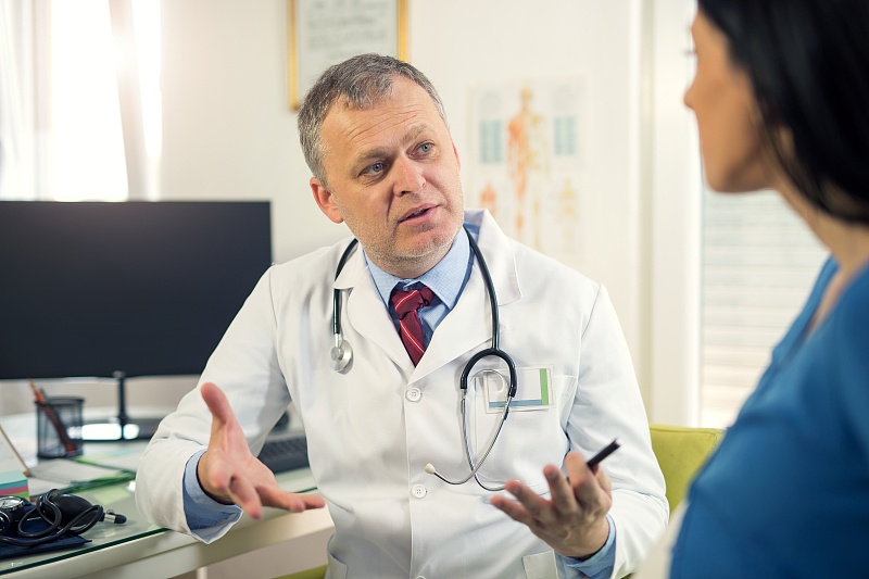 女人底下有异味发臭怎么引起的,女人底下有异味发臭吃什么药