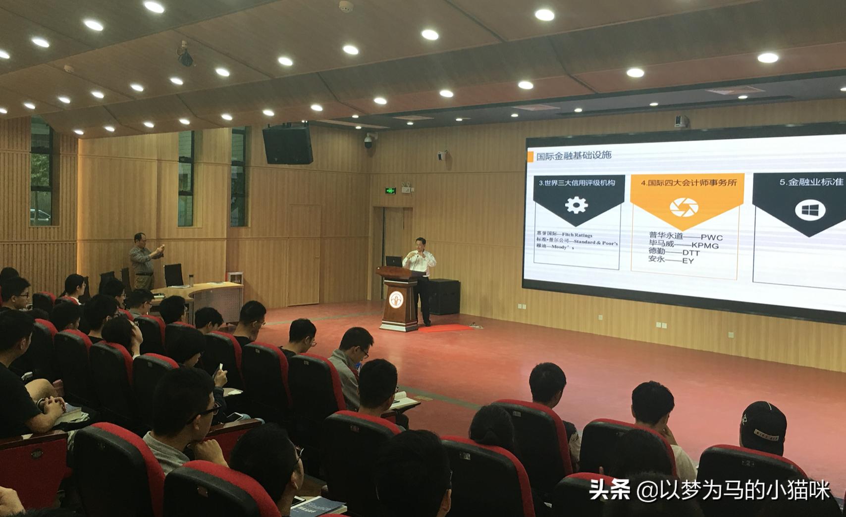 大学生最吃香的十大专业,大学最受欢迎的项目