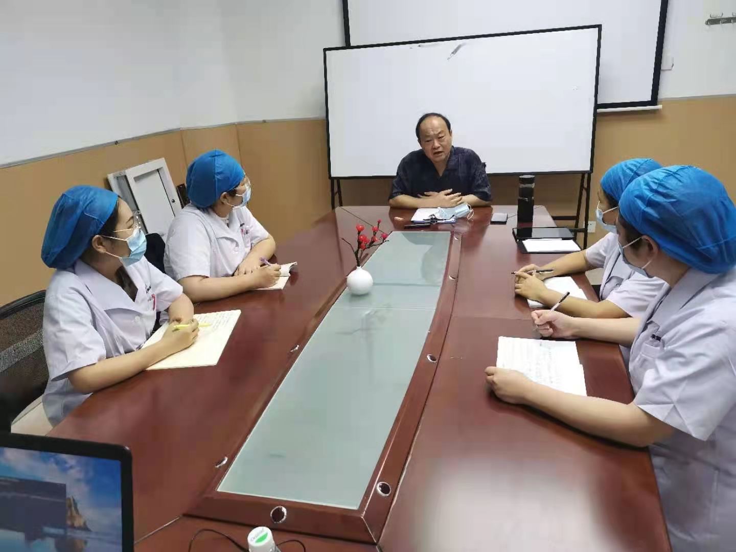 我在精神病院工作7年,我在精神病院的日子