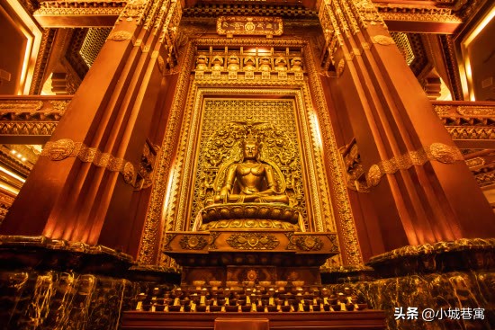 雪域圣殿西藏拉萨布达拉宫,布达拉宫雪域的圣殿模板