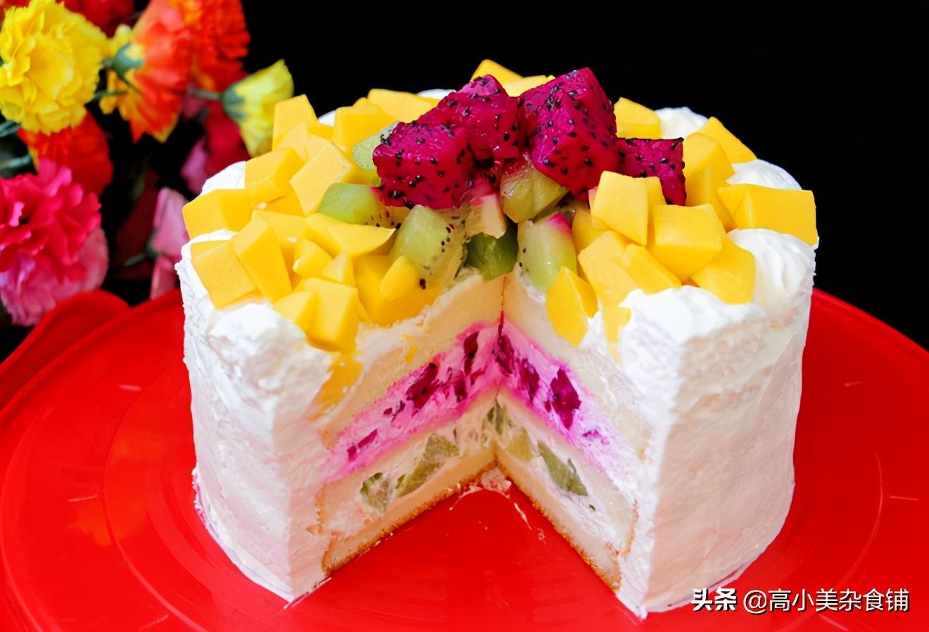 戚风蛋糕胚做奶油蛋糕的视频,水果奶油蛋糕的蛋糕胚