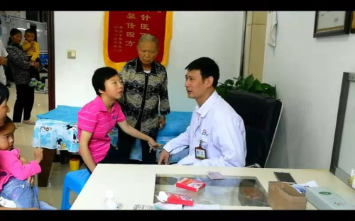 贵州残联关爱脑瘫患者的视频,医者仁心医治更多的患者