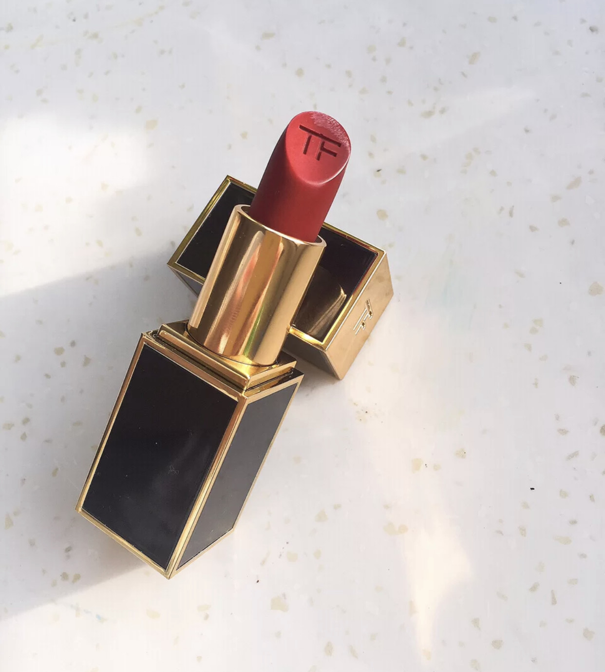 娇兰口红888和tf16试色,tf口红16哪款比较滋润