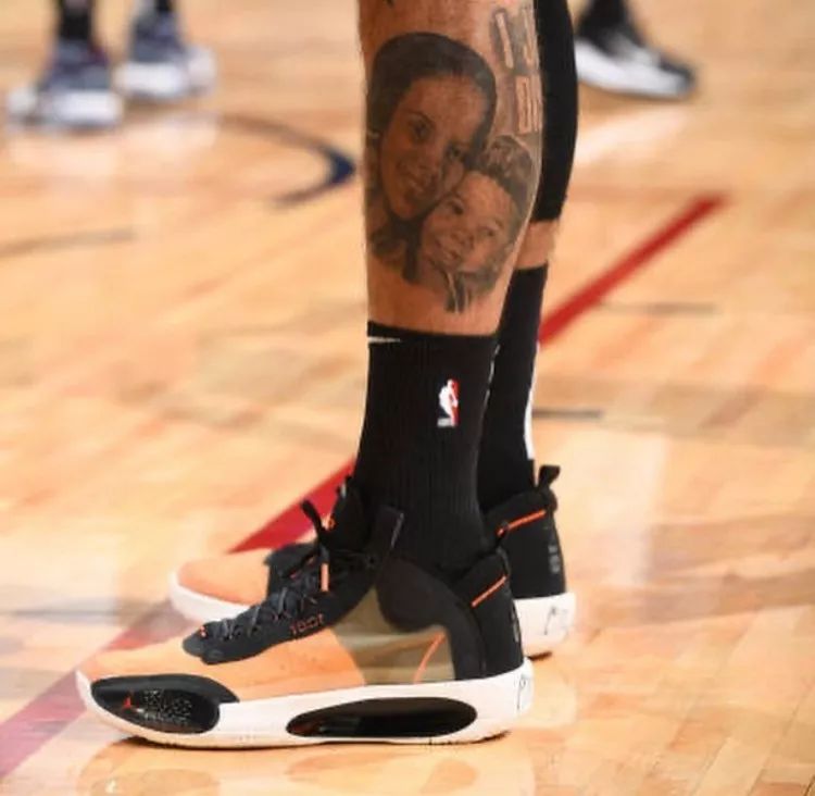 詹姆斯21代篮球鞋nba球员上脚,nba球星上脚球鞋詹姆斯18low