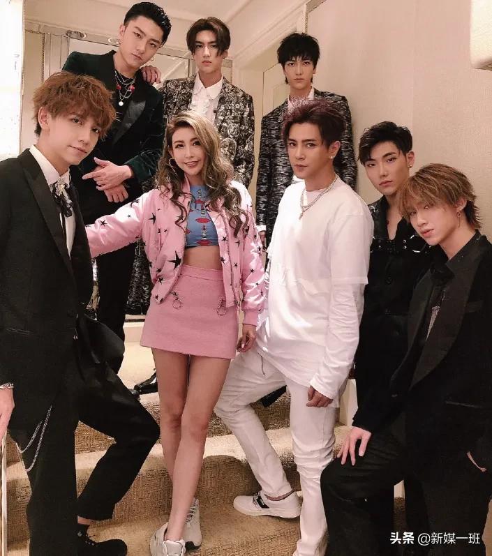 罗志祥手牵手蝴蝶姐姐,蝴蝶姐姐罗志祥走红毯