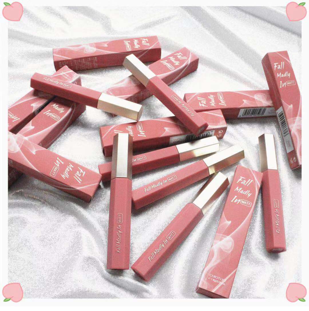 心甘情愿的被“口红经济”套路：口红就是生活的百忧解