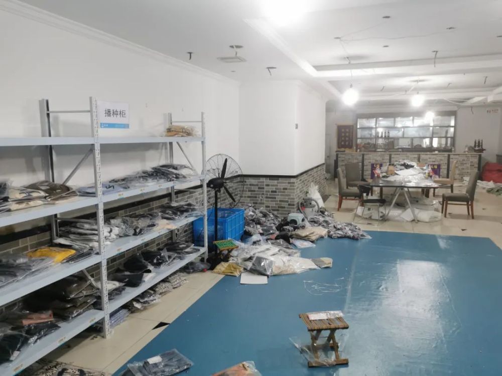 最强打工人！李佳琦预售卖35亿，却被曝卖假货？直播带货坑太多