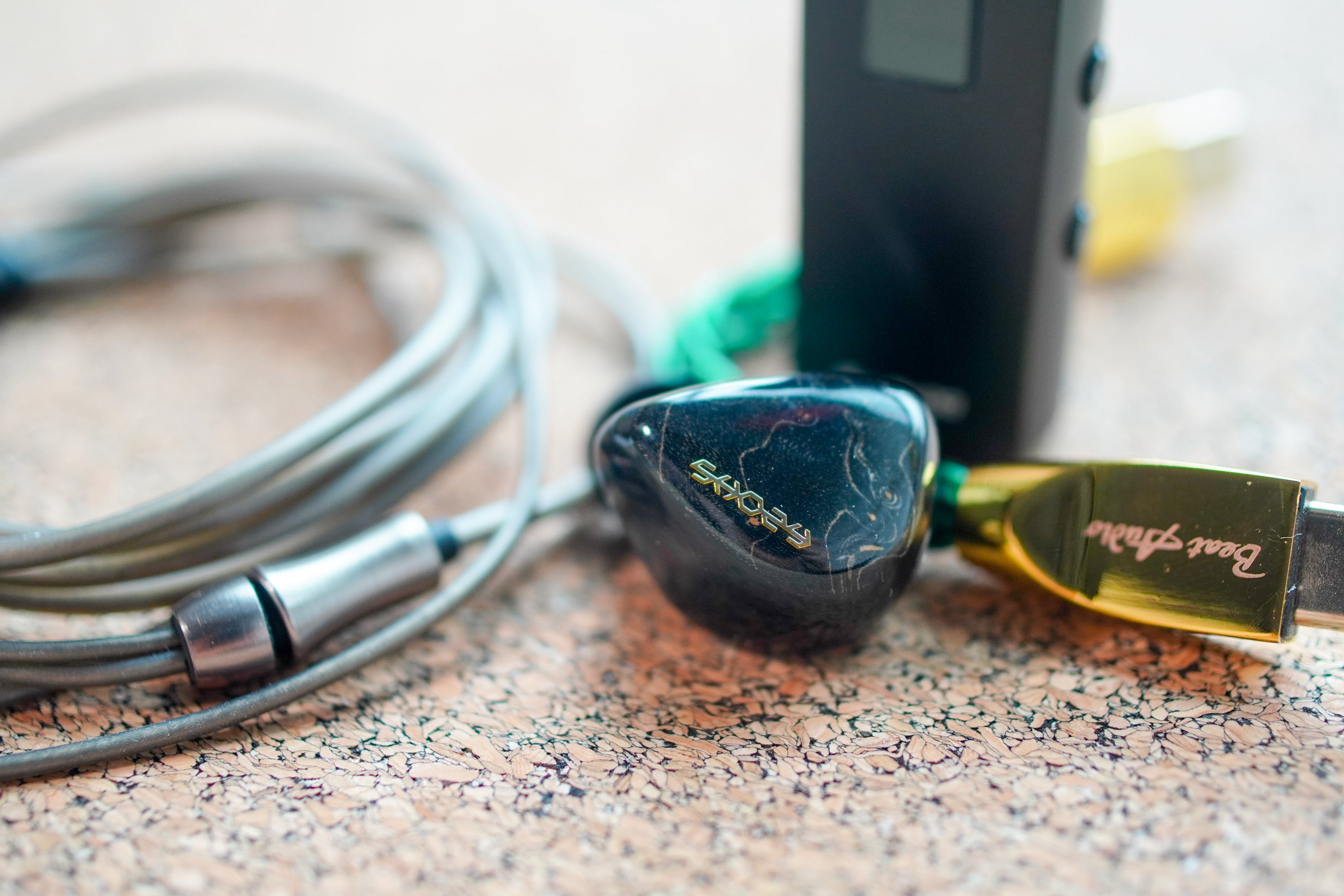 性价比最高的圈铁和动铁耳机,森韵耳机1.4